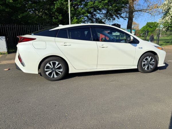 2018 Toyota Prius Plug-In PHV 1.8L Auto | 54K Miles | 70 MPG | Euro 6 - Image 4