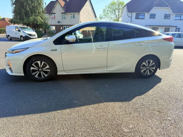 2018 Toyota Prius Plug-In PHV 1.8L Auto | 54K Miles | 70 MPG | Euro 6 - Image 6