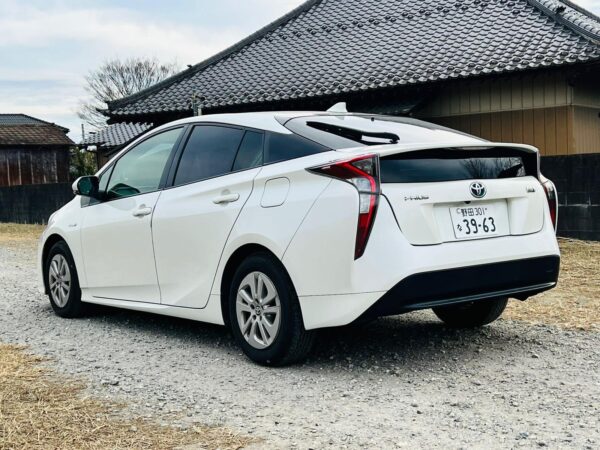 2017 Toyota Prius Hybrid 1.8L Auto | 47K Miles | Euro 6 | New Import - Image 4
