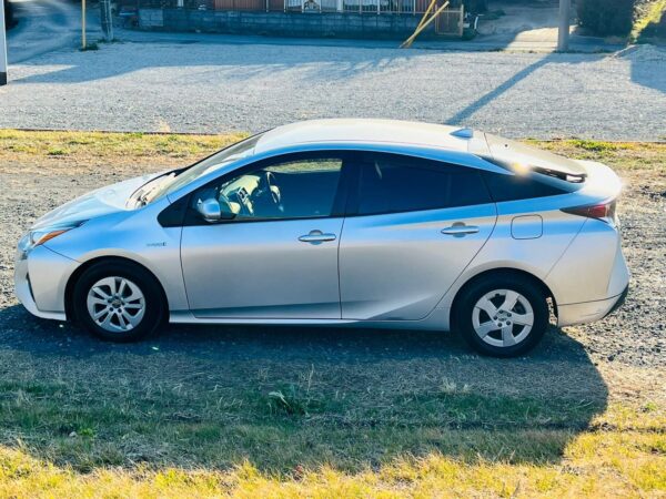 2017 Toyota Prius Hybrid 1.8L Auto | 43K Miles | Euro 6 | New Import - Image 8