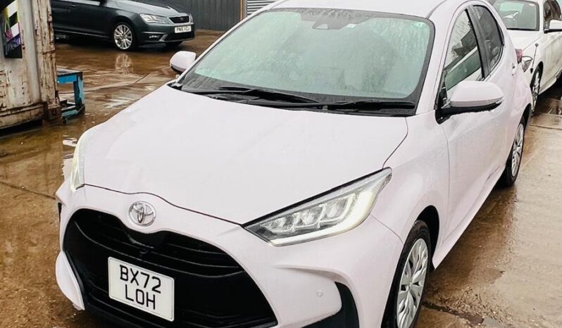
								2023 Toyota Yaris 1.5L Automatic Petrol | Touchscreen Media | Smart Safety | £12,500 full									
