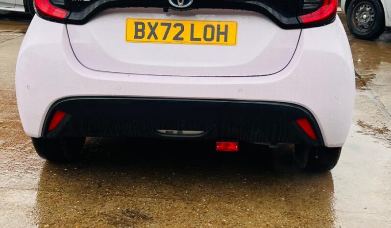 
								2023 Toyota Yaris 1.5L Automatic Petrol | Touchscreen Media | Smart Safety | £12,500 full									