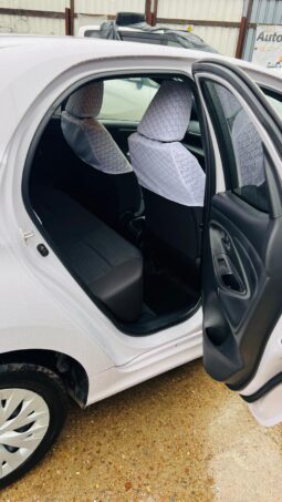 
										2023 Toyota Yaris 1.5L Automatic Petrol | Touchscreen Media | Smart Safety | £12,500 full									