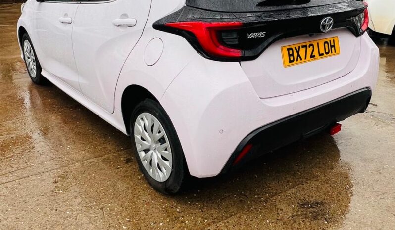 
								2023 Toyota Yaris 1.5L Automatic Petrol | Touchscreen Media | Smart Safety | £12,500 full									