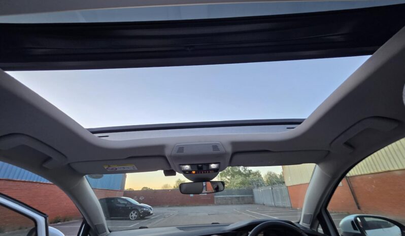 
								2021 Volkswagen Golf eTSI Automatic DSG | Panoramic Sunroof | Digital Cockpit | £15,350 full									