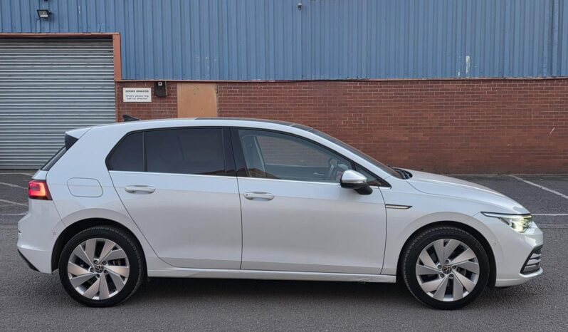 
								2021 Volkswagen Golf eTSI Automatic DSG | Panoramic Sunroof | Digital Cockpit | £15,350 full									