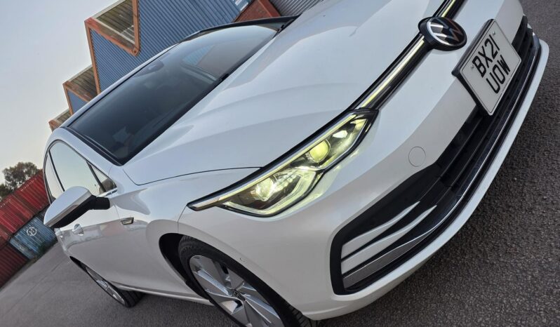 
								2021 Volkswagen Golf eTSI Automatic DSG | Panoramic Sunroof | Digital Cockpit | £15,350 full									