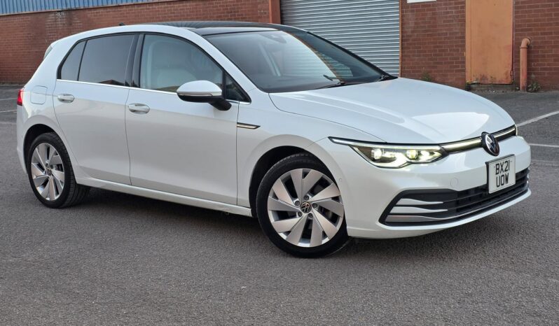 
								2021 Volkswagen Golf eTSI Automatic DSG | Panoramic Sunroof | Digital Cockpit | £15,350 full									