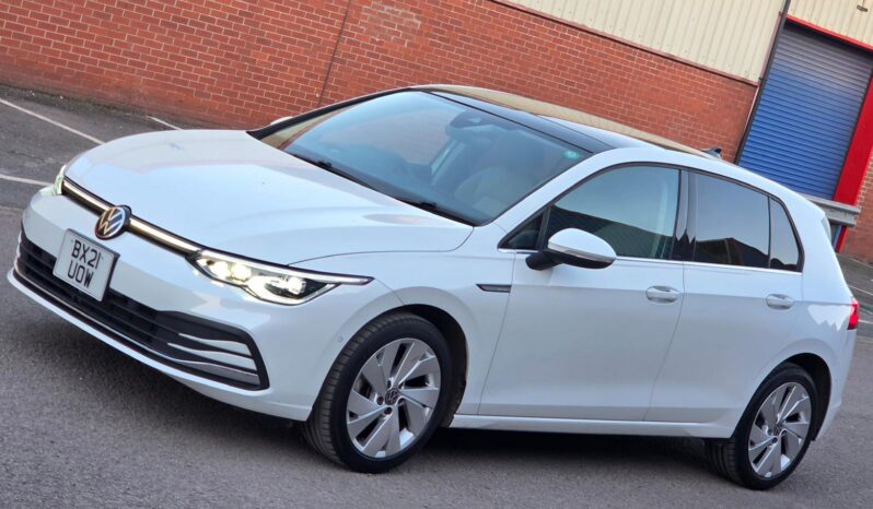 
								2021 Volkswagen Golf eTSI Automatic DSG | Panoramic Sunroof | Digital Cockpit | £15,350 full									