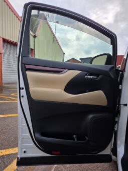 
										2017 Toyota Alphard Hybrid E-Four 4WD | 7 Seater Luxury MPV | Dual Power Sliding Doors | £20,500 full									