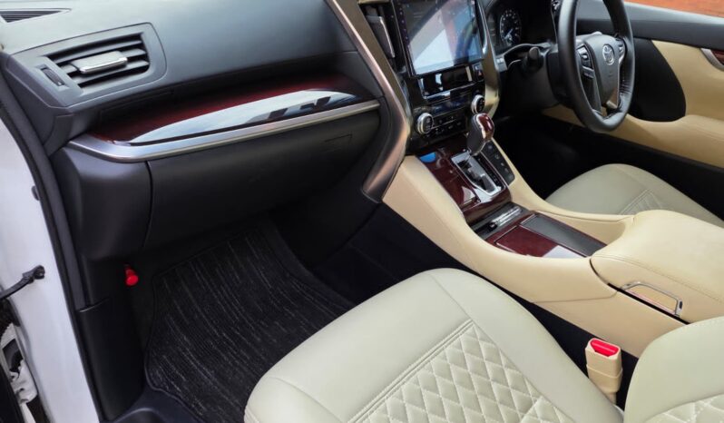 
								2017 Toyota Alphard Hybrid E-Four 4WD | 7 Seater Luxury MPV | Dual Power Sliding Doors | £20,500 full									
