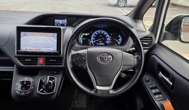 
								2016 Toyota Voxy ZS Hybrid | 7 Seater MPV | Dual Power Sliding Doors | £10,600 full									