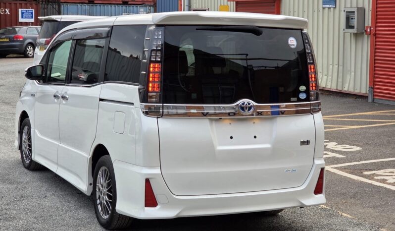 
								2016 Toyota Voxy ZS Hybrid | 7 Seater MPV | Dual Power Sliding Doors | £10,600 full									
