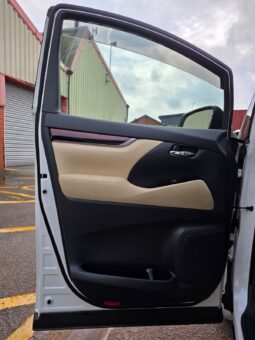 
										2017 Toyota Alphard Hybrid | 7 Seater Luxury MPV | Dual Power Sliding Doors | £17,500 full									