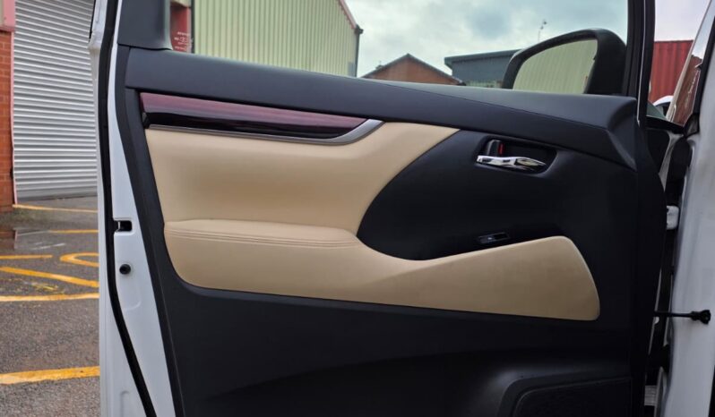 
								2017 Toyota Alphard Hybrid | 7 Seater Luxury MPV | Dual Power Sliding Doors | £17,500 full									