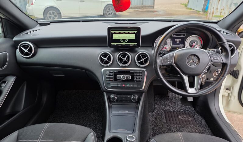 
								2014 Mercedes-Benz A180 | Premium 5-Door Hatchback | Elegant Design & Performance | £8,500 full									