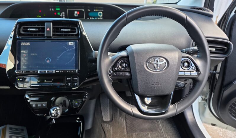 
								2018 Toyota Prius Hybrid | Modern 5-Door Hatchback | Advanced Eco Efficiency | £10,500 full									