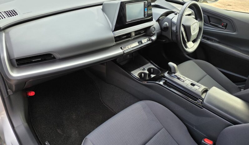 
								2023 Toyota Prius Hybrid (New Shape) | Sporty 5-Door Hatchback | Advanced Eco Efficiency | £18,400 full									