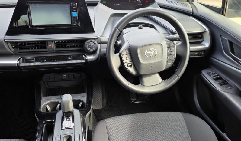 
								2023 Toyota Prius Hybrid (New Shape) | Sporty 5-Door Hatchback | Advanced Eco Efficiency | £18,400 full									