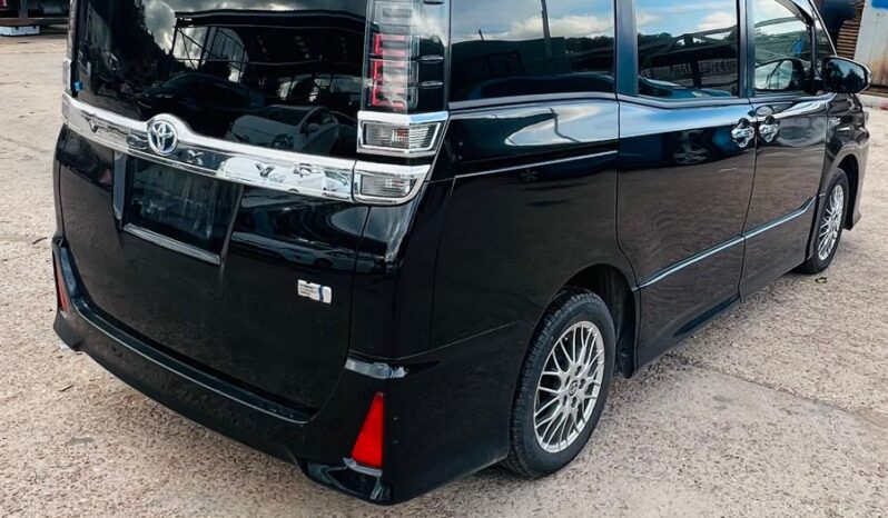 
								2020 Toyota Voxy | 7/8 Seater Modern MPV | Fresh Japanese Import | £17,600 full									