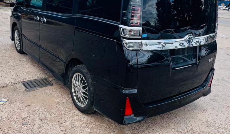 
								2020 Toyota Voxy | 7/8 Seater Modern MPV | Fresh Japanese Import | £17,600 full									