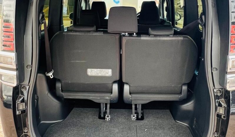 
								2020 Toyota Voxy | 7/8 Seater Modern MPV | Fresh Japanese Import | £17,600 full									