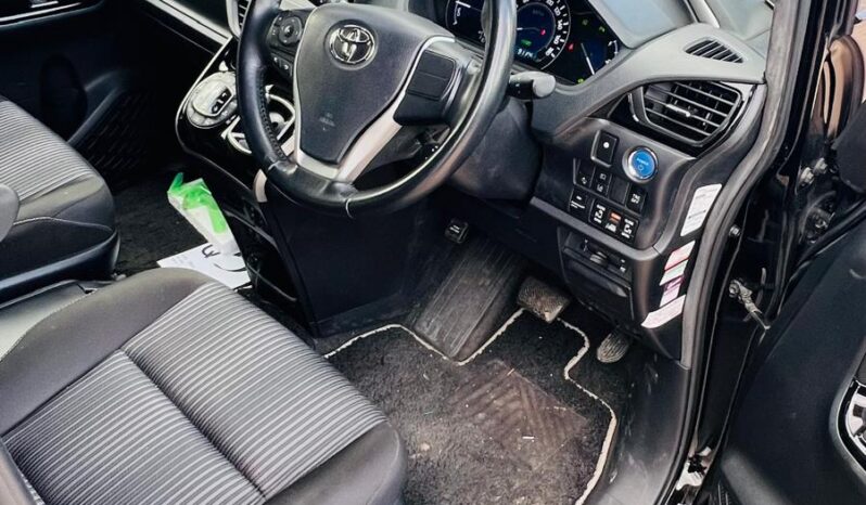 
								2020 Toyota Voxy | 7/8 Seater Modern MPV | Fresh Japanese Import | £17,600 full									