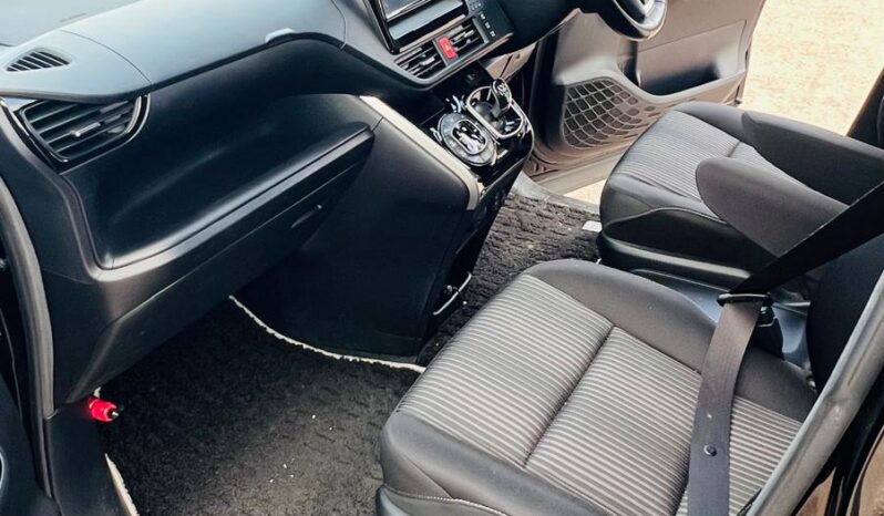 
								2020 Toyota Voxy | 7/8 Seater Modern MPV | Fresh Japanese Import | £17,600 full									