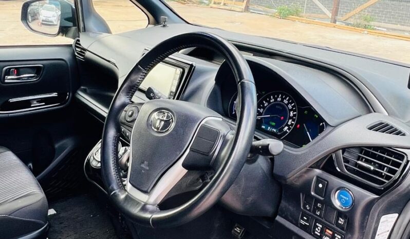 
								2020 Toyota Voxy | 7/8 Seater Modern MPV | Fresh Japanese Import | £17,600 full									